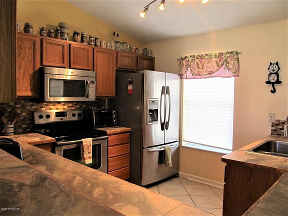 4th image of 282 Harvey Ave NE