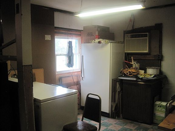 2nd image of 10426 Main St