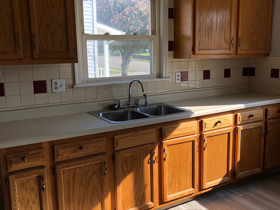 Eat in kitchen