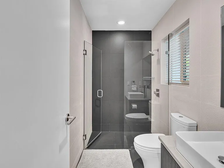 1640 NE 43rd St — Photo 57