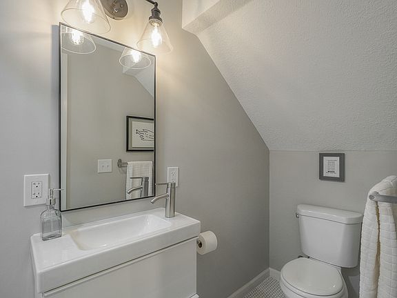 5th image of 527 Gladstone Blvd #1N
