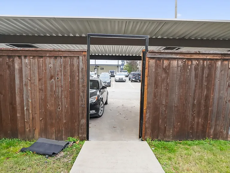 3136 Merida Ave — Photo 45