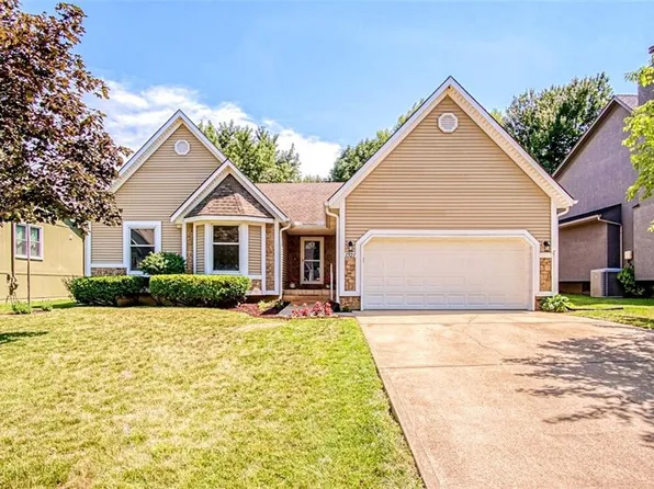 1321 E 154th Ter, Olathe, KS 66062