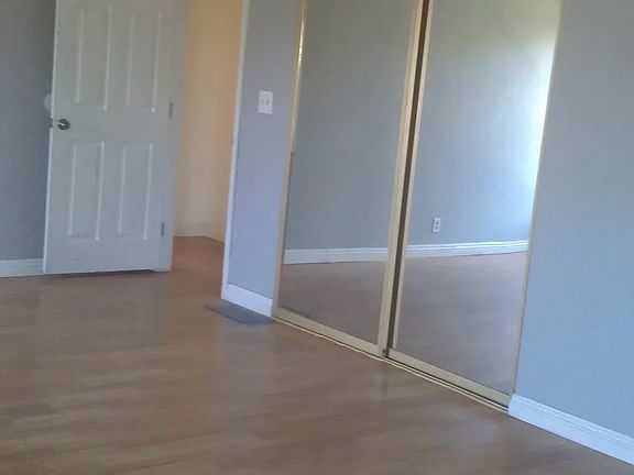 Master Rm w/bath/lrg closet