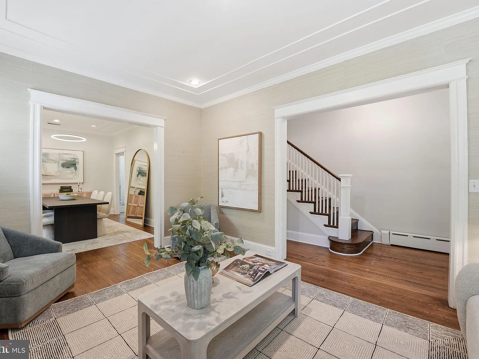 4 bed, 3.5 bath, 2560 sqft, $6,000 — Photo 2