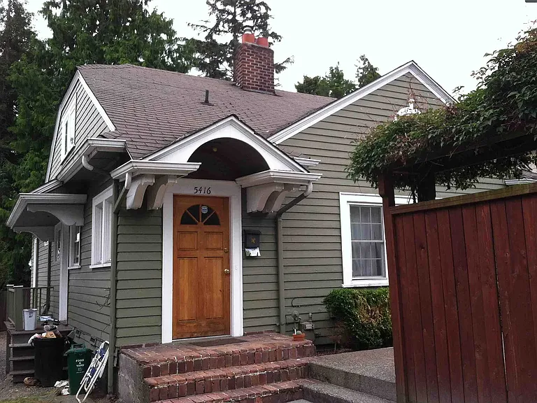 5416 20th Ave NE — Photo 2
