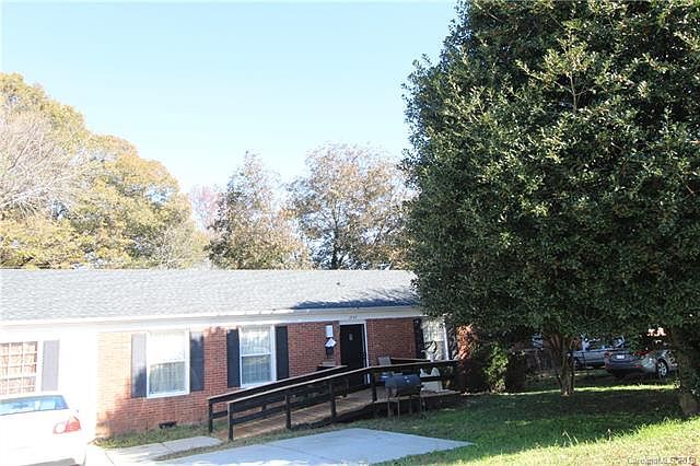 2nd image of 3747 Shamrock Dr