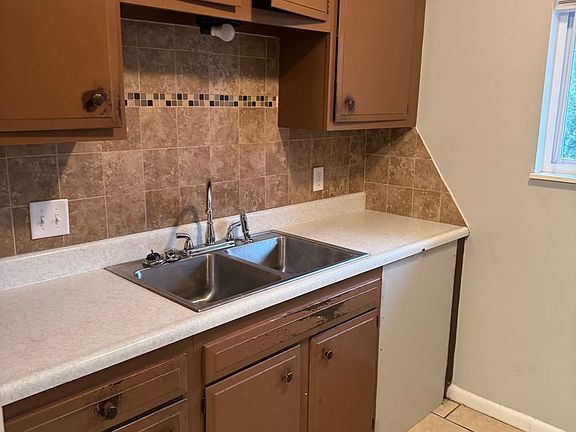 4th image of 1920 W Towanda Ave APT 22