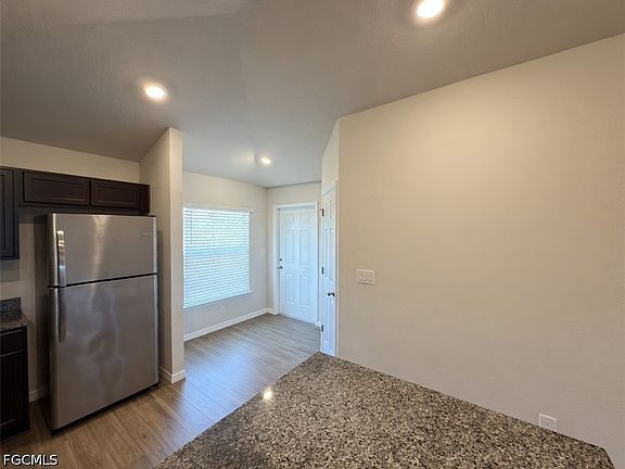 5th image of 27058 Adams St