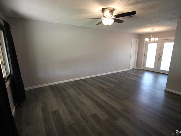 2nd image of 1426 Cheyenne Ave