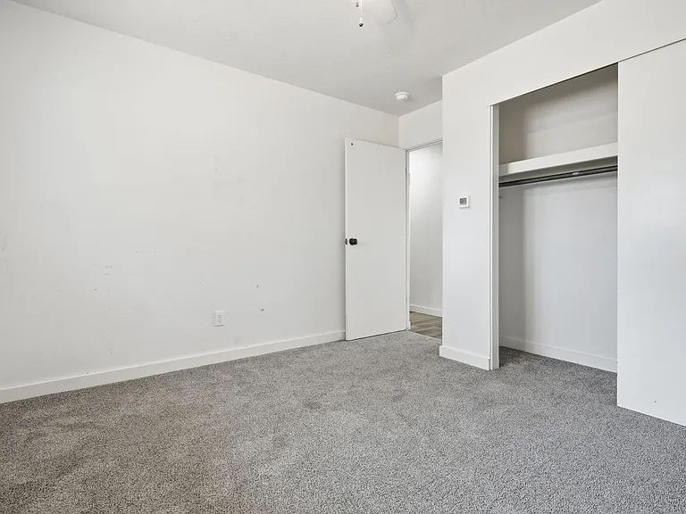 2045 Gunnison Ave — Photo 20