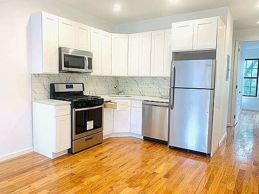 1st image of 494 Chauncey St APT 3