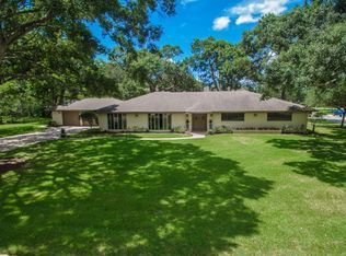 112 E Crestmont Dr, Alvin, TX 77511