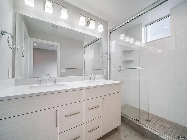1752 Williams St — Photo 22