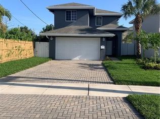 320 NE 36th St, Oakland Park, FL 33334