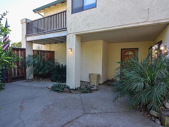 4th image of 385 Sun Haven Pl
