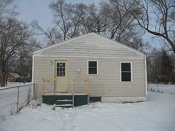 2nd image of 5845 Monticello Ave