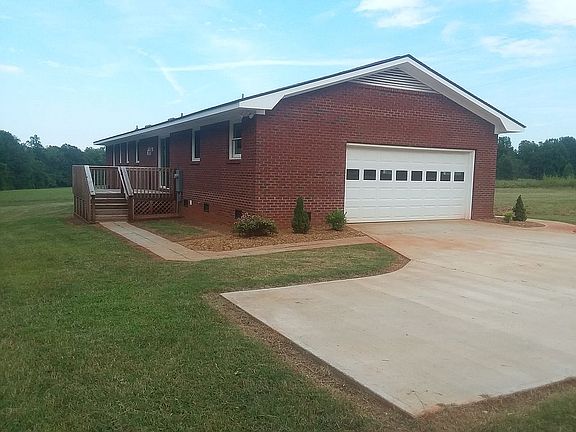 Ample turnaround space.