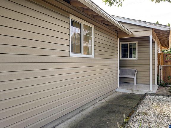 3rd image of 3644 SE Tudor Way