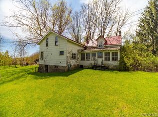 11850 Parker Rd, Perrysburg, NY 14129