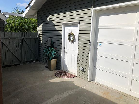 3rd image of 23307 132nd Ave SE