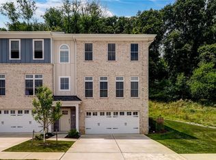 400 Walnut Ct, Pittsburgh, PA 15237