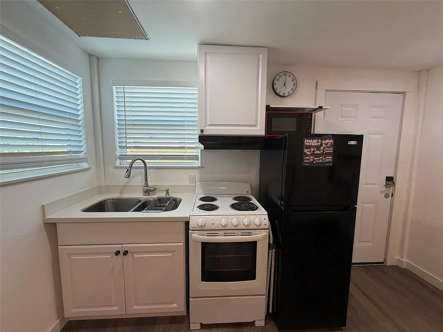 1 bed, 1.0 bath, 242 sqft, $1,800 — Photo 3
