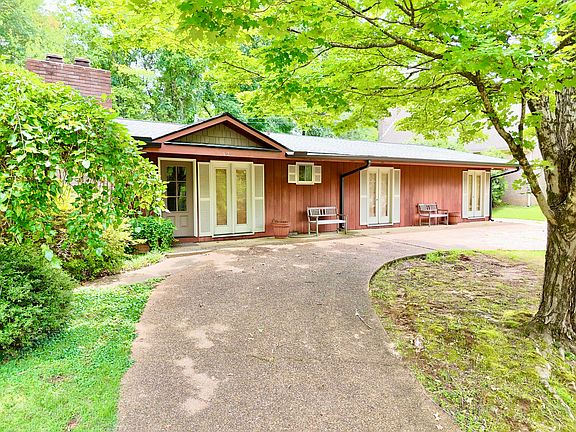 4th image of 412 Pineridge Dr