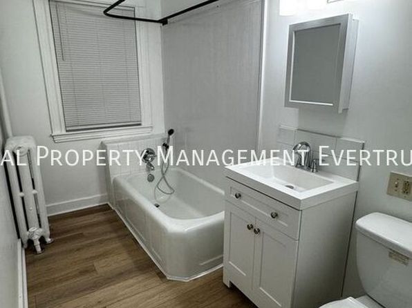 53 Wood St UNIT 1, Lewiston, ME 04240