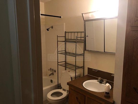 4th image of 1205 Wales Dr Unit B