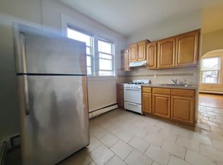 138 W 27th St #8, Bayonne, NJ 07002