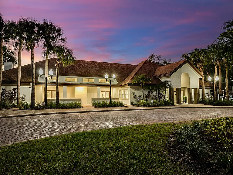 Leasing center
