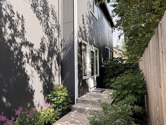 2nd image of 3625 Kendra St