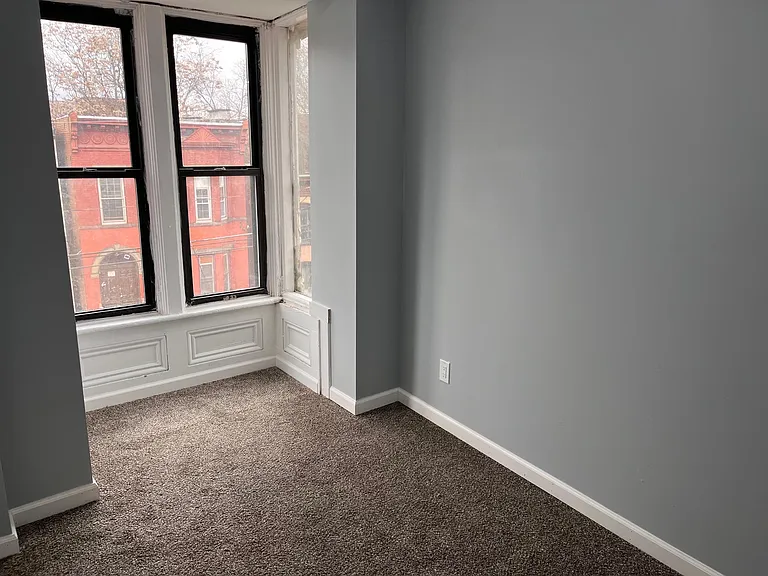 3220 6th Ave #3 — Photo 11