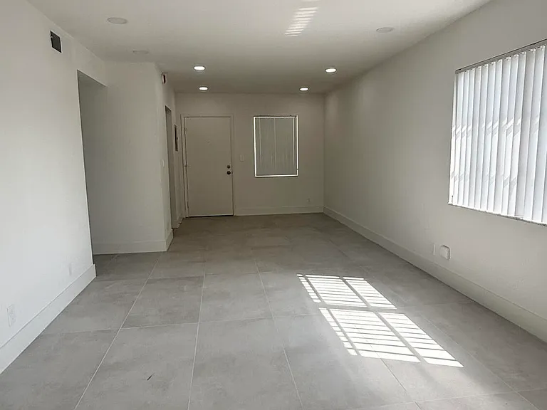 6505 Winfield Blvd — Photo 11