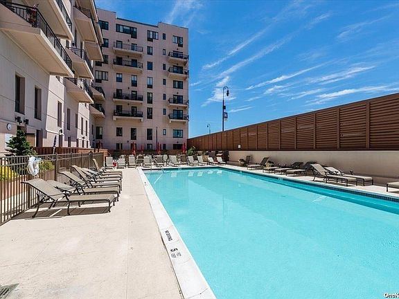 2nd image of 100 W Broadway APT 3P