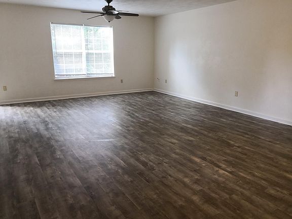 2nd image of 421 Laurence Ln
