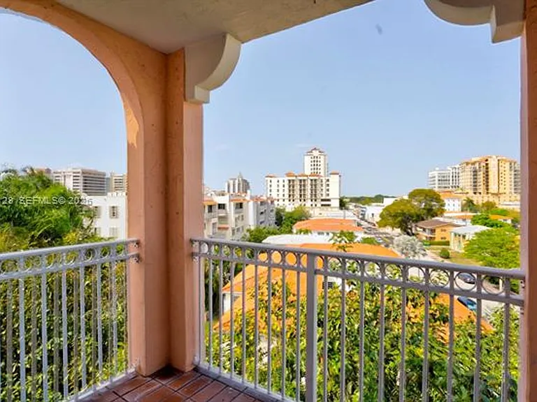 1 Alhambra Cir #601 — Photo 8