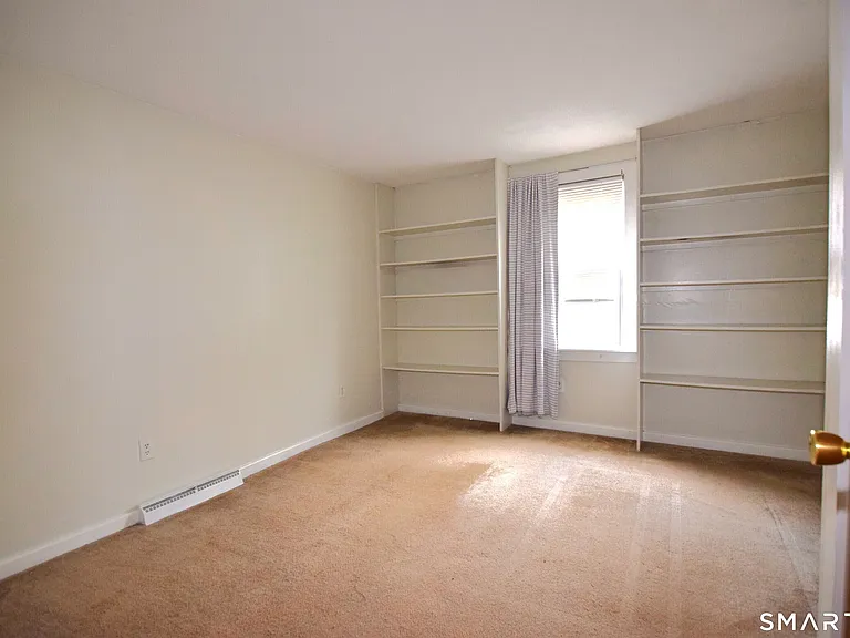 1129 E Route 169 — Photo 13