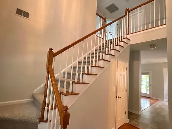 3rd image of 8508 Stonebridge Dr