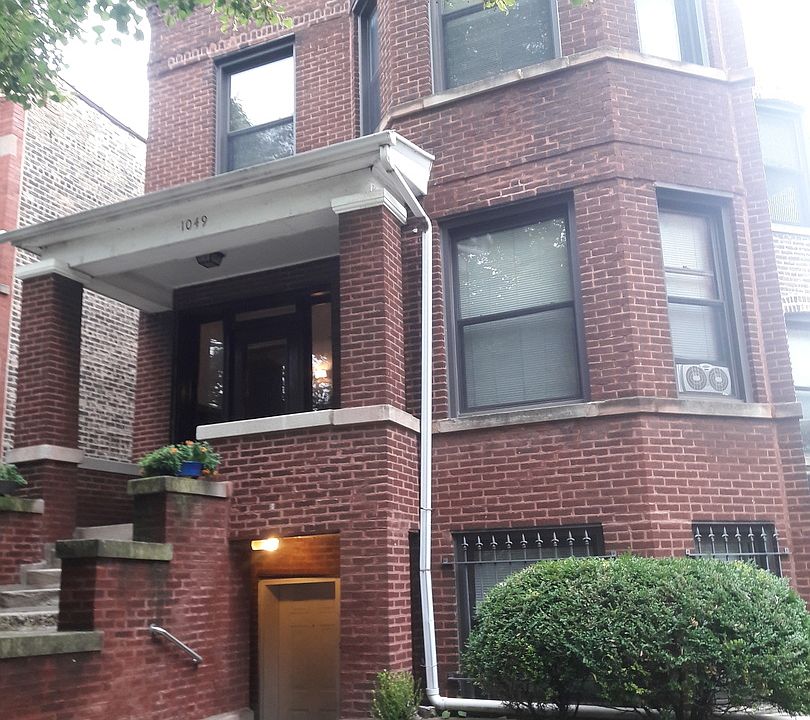 1st image of 1049 N Oakley Blvd #2