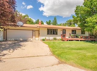 1911 Sioux St, Williston, ND 58801