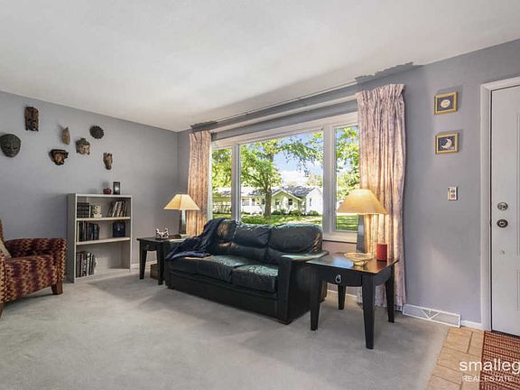 4th image of 155 Edison Park Ave NW