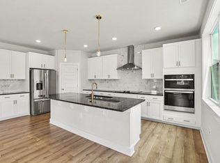 608 Barbour Farm Ln, Four Oaks, NC 27524