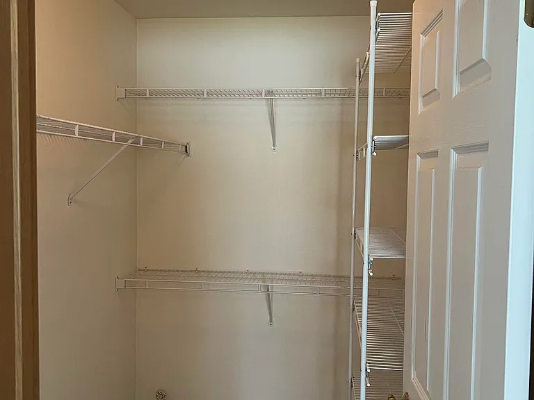 1574 Foxglove Ave — Photo 8