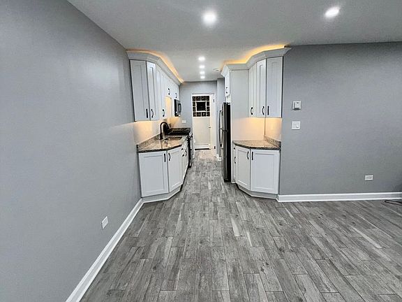 4th image of 360 E North Ave #4