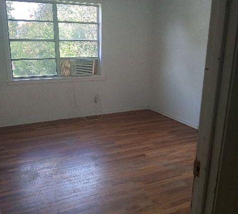 3rd image of 5033 Highland Ave