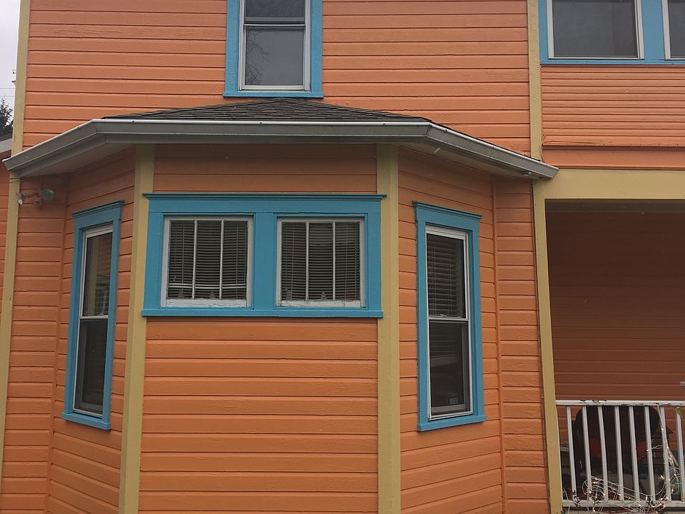 2nd image of 125 Lincoln Ave