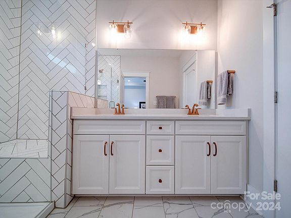 4th image of 4828 Blanchard Way