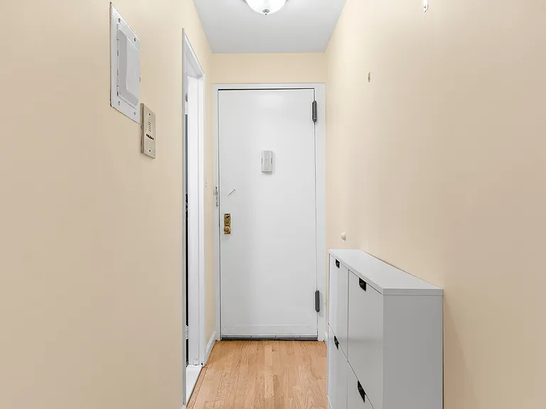 15 Jones St #1B — Photo 13